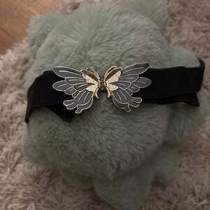 Vintage Black Elastic  Cinch Belt with Gold Tone Interlocking Butterfly Buckle